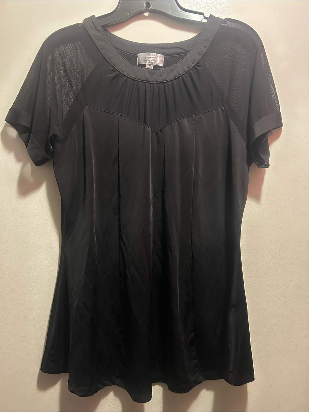 Black Short-Sleeve Mesh-Panel Women's top